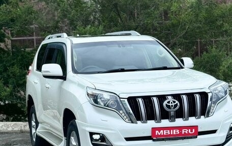 Toyota Land Cruiser Prado 150 рестайлинг 2, 2015 год, 3 950 000 рублей, 16 фотография