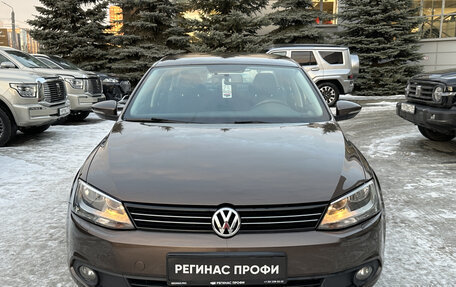 Volkswagen Jetta VI, 2013 год, 1 020 000 рублей, 2 фотография