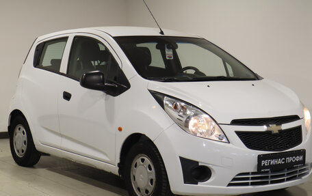 Chevrolet Spark III, 2011 год, 459 000 рублей, 2 фотография