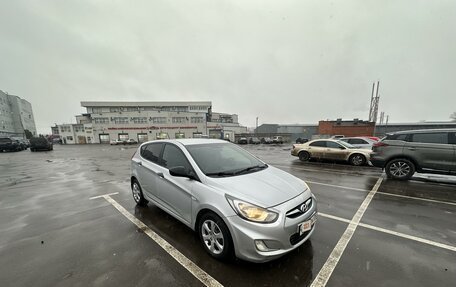 Hyundai Solaris II рестайлинг, 2011 год, 700 000 рублей, 7 фотография