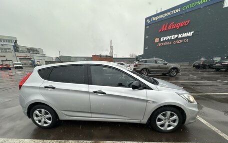 Hyundai Solaris II рестайлинг, 2011 год, 700 000 рублей, 6 фотография