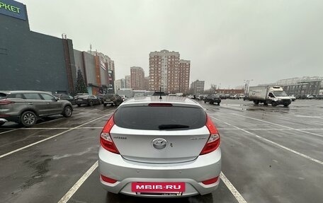 Hyundai Solaris II рестайлинг, 2011 год, 700 000 рублей, 4 фотография