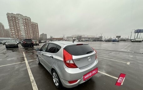 Hyundai Solaris II рестайлинг, 2011 год, 700 000 рублей, 3 фотография