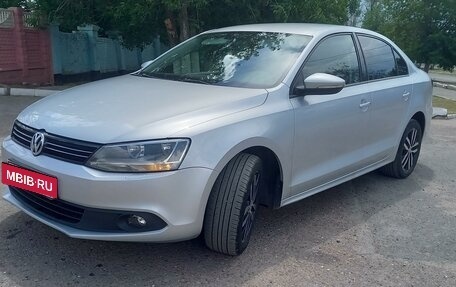 Volkswagen Jetta VI, 2013 год, 1 220 000 рублей, 3 фотография