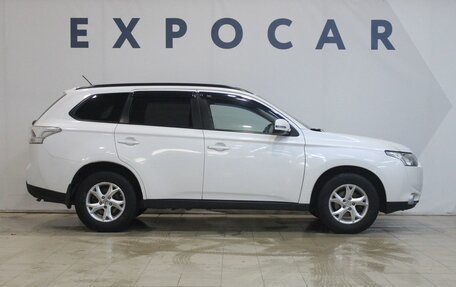 Mitsubishi Outlander III рестайлинг 3, 2013 год, 1 500 000 рублей, 6 фотография