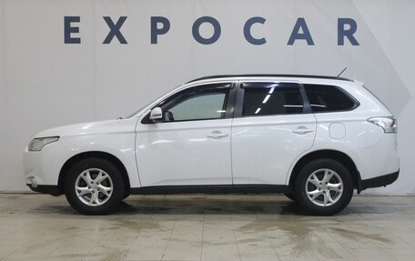 Mitsubishi Outlander III рестайлинг 3, 2013 год, 1 500 000 рублей, 2 фотография