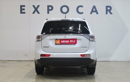 Mitsubishi Outlander III рестайлинг 3, 2013 год, 1 500 000 рублей, 4 фотография