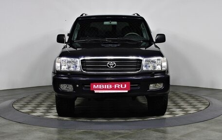 Toyota Land Cruiser 100 рестайлинг 2, 1998 год, 1 597 000 рублей, 2 фотография