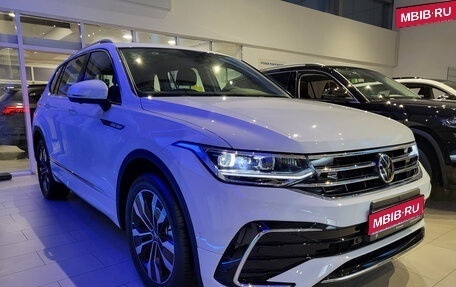 Volkswagen Tiguan II, 2023 год, 5 548 000 рублей, 1 фотография