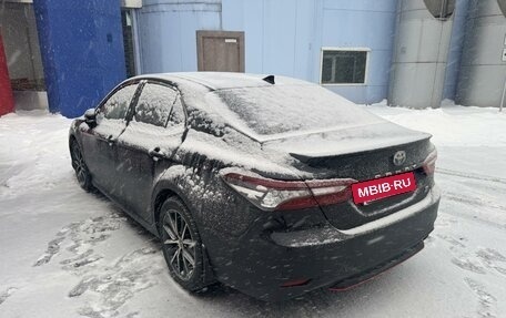 Toyota Camry, 2021 год, 3 290 000 рублей, 6 фотография