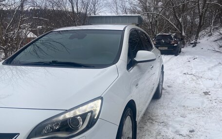 Opel Astra J, 2013 год, 1 000 000 рублей, 4 фотография