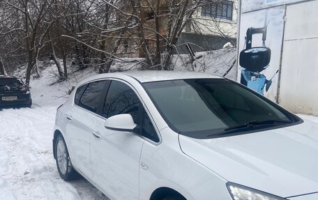 Opel Astra J, 2013 год, 1 000 000 рублей, 3 фотография