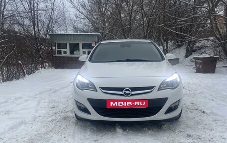 Opel Astra J, 2013 год, 1 000 000 рублей, 2 фотография