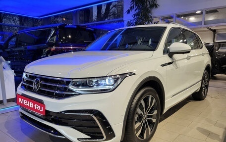 Volkswagen Tiguan II, 2023 год, 5 548 000 рублей, 3 фотография