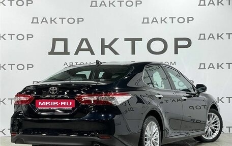 Toyota Camry, 2018 год, 2 700 000 рублей, 4 фотография