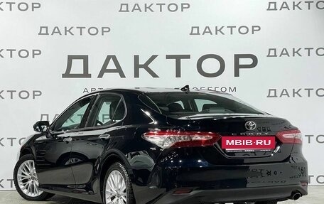 Toyota Camry, 2018 год, 2 700 000 рублей, 6 фотография