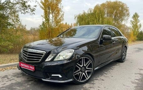 Mercedes-Benz E-Класс, 2011 год, 1 950 000 рублей, 2 фотография