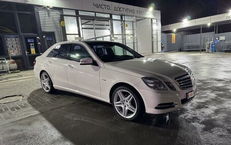 Mercedes-Benz E-Класс, 2011 год, 1 690 000 рублей, 4 фотография