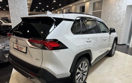 Toyota RAV4, 2022 год, 3 995 000 рублей, 5 фотография