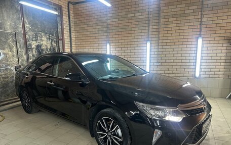 Toyota Camry, 2017 год, 2 990 000 рублей, 2 фотография