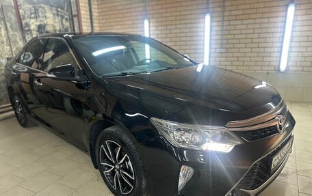 Toyota Camry, 2017 год, 2 990 000 рублей, 6 фотография