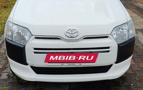 Toyota Probox I, 2018 год, 1 390 000 рублей, 2 фотография