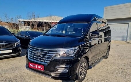 Hyundai Grand Starex Grand Starex I рестайлинг 2, 2020 год, 2 800 000 рублей, 1 фотография