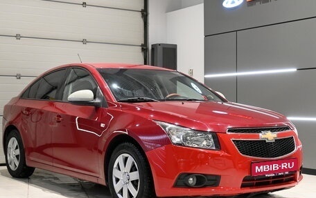 Chevrolet Cruze II, 2010 год, 620 990 рублей, 1 фотография