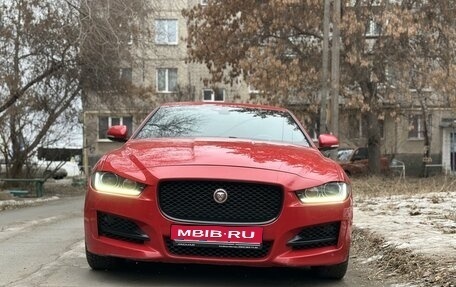 Jaguar XE I рестайлинг, 2017 год, 2 300 000 рублей, 1 фотография