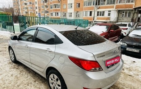 Hyundai Solaris II рестайлинг, 2015 год, 995 000 рублей, 8 фотография