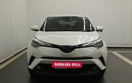 Toyota C-HR I рестайлинг, 2017 год, 2 421 000 рублей, 8 фотография