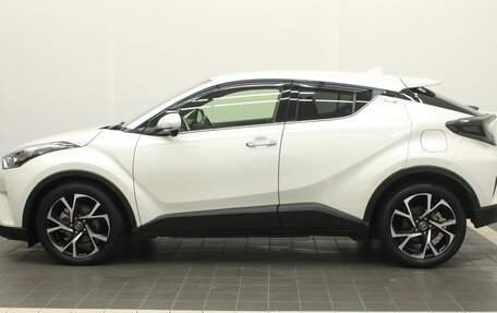 Toyota C-HR I рестайлинг, 2017 год, 2 421 000 рублей, 13 фотография