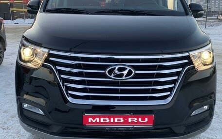 Hyundai Grand Starex Grand Starex I рестайлинг 2, 2018 год, 4 000 000 рублей, 9 фотография