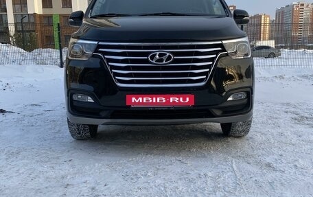 Hyundai Grand Starex Grand Starex I рестайлинг 2, 2018 год, 4 000 000 рублей, 8 фотография