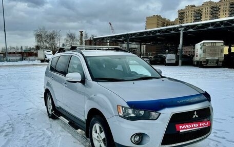 Mitsubishi Outlander III рестайлинг 3, 2011 год, 1 049 000 рублей, 2 фотография