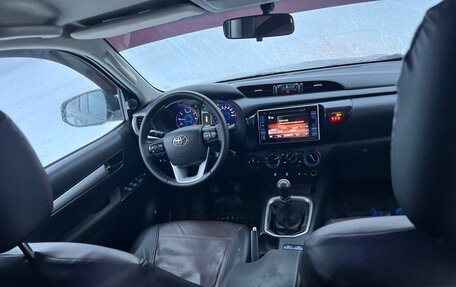 Toyota Hilux VIII, 2017 год, 2 950 000 рублей, 7 фотография