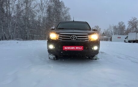 Toyota Hilux VIII, 2017 год, 2 950 000 рублей, 2 фотография