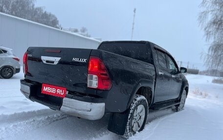 Toyota Hilux VIII, 2017 год, 2 950 000 рублей, 5 фотография