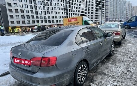 Volkswagen Jetta VI, 2013 год, 870 000 рублей, 2 фотография