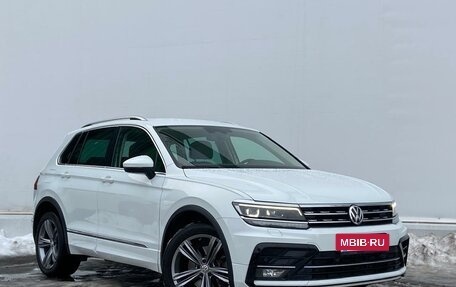 Volkswagen Tiguan II, 2018 год, 3 782 800 рублей, 3 фотография