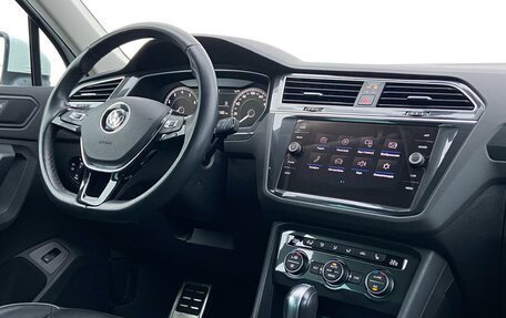 Volkswagen Tiguan II, 2018 год, 3 782 800 рублей, 20 фотография