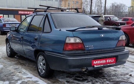 Daewoo Nexia I рестайлинг, 2000 год, 100 000 рублей, 7 фотография