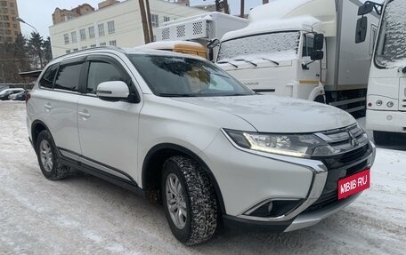 Mitsubishi Outlander III рестайлинг 3, 2016 год, 3 фотография