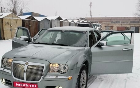 Chrysler 300C II, 2004 год, 1 050 000 рублей, 1 фотография