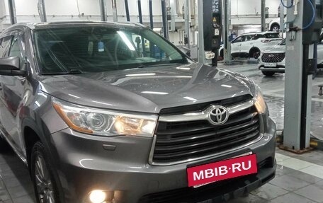 Toyota Highlander III, 2014 год, 2 490 000 рублей, 2 фотография