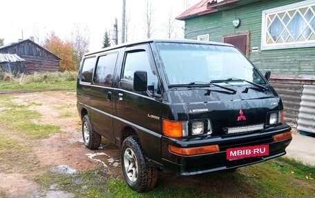 Mitsubishi Delica III, 1989 год, 650 000 рублей, 3 фотография