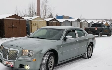 Chrysler 300C II, 2004 год, 1 050 000 рублей, 2 фотография