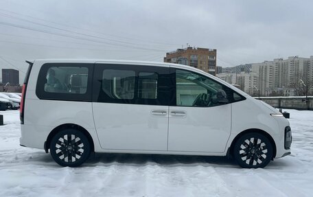 Hyundai Staria, 2024 год, 8 250 000 рублей, 26 фотография