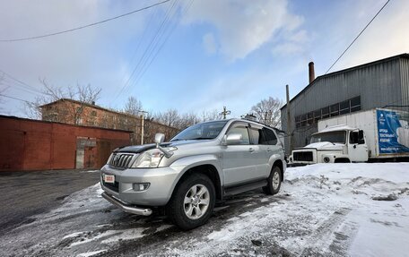 Toyota Land Cruiser Prado 120 рестайлинг, 2003 год, 2 000 000 рублей, 2 фотография