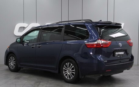 Toyota Sienna III, 2019 год, 3 699 000 рублей, 2 фотография